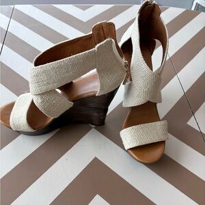 New Diane Von Furstenberg Cream Woven Canvas Wedge Sandals